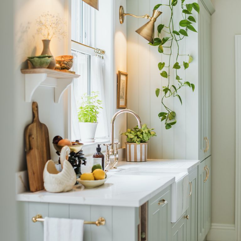 Thiết kế nội thất phòng bếp sang trọng tối giản